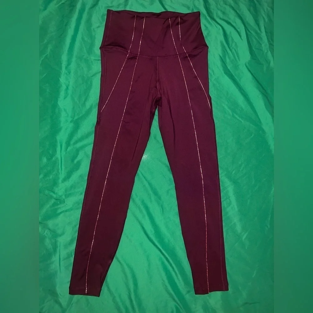 Nike Yoga Dri-Fit 7/8 Metallic Trim Women's Maroon High-Rise Leggings size Small